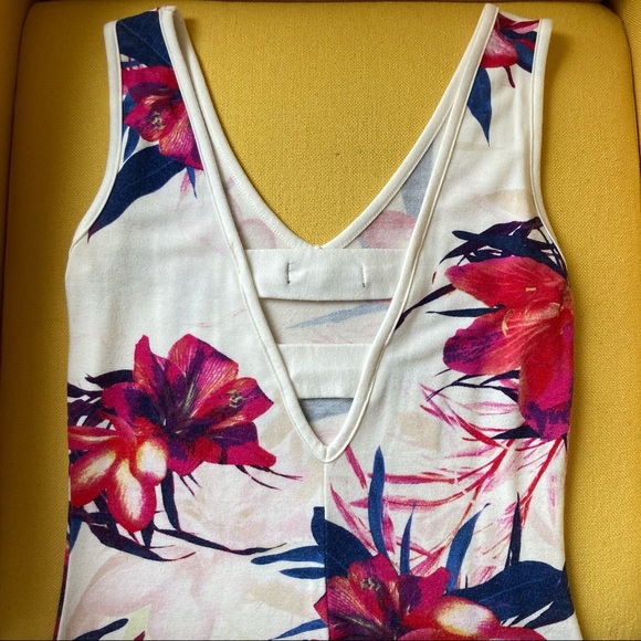 Dynamite Floral Maxi Dress - Picture 4 of 7